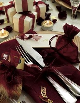 весілля в бордовому кольорі