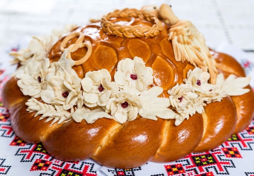 каравай, красивый, свадебный, украшение каравая на свадьбу, цветы на каравае.