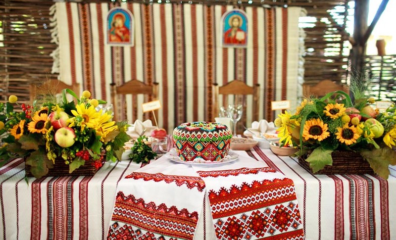 украинская свадьба, украинский рушник, вышитый рушник на свадьбу