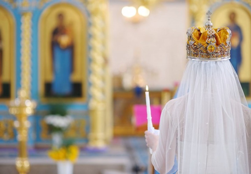 венчание, исповедь невесты, церковь, свечи 