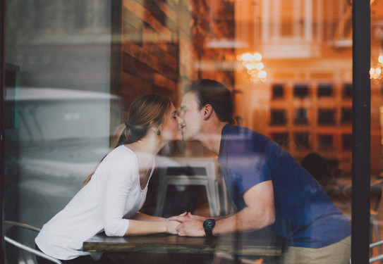 love-story, фотосессия влюблённой пары, фотосессия в кафе