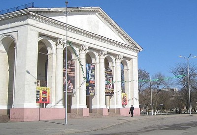 Областной академический музыкально-драматический  театр им. М.Кулиша - місце для фотосесій у Херсоні - портфоліо 4