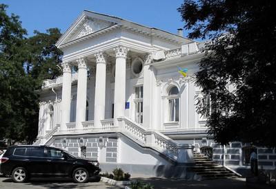 Покровский сквер - місце для фотосесій у Херсоні - портфоліо 5