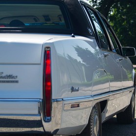 Cadillac fleetwood - авто на весілля у Києві - портфоліо 4