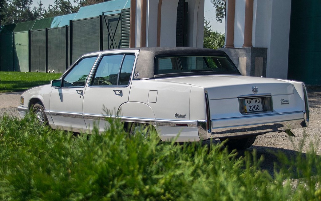 Cadillac fleetwood 