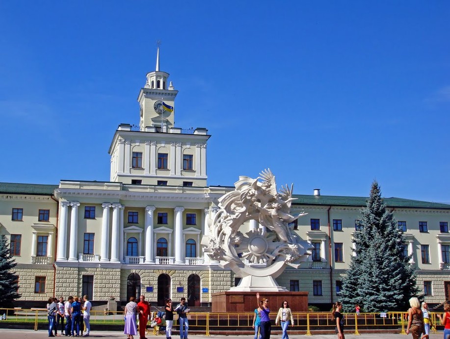  Памятник “Вера. Надежда. Любовь”