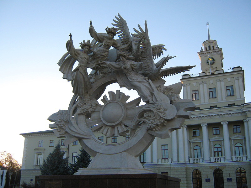  Памятник “Вера. Надежда. Любовь”
