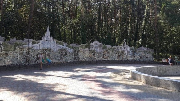 Фейсвол (“Стена лиц”)