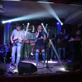 V. ART BAND