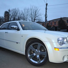 Chrysler 300C - авто на весілля у Києві - портфоліо 1