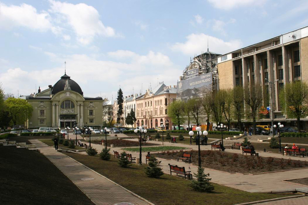  Театральная площадь