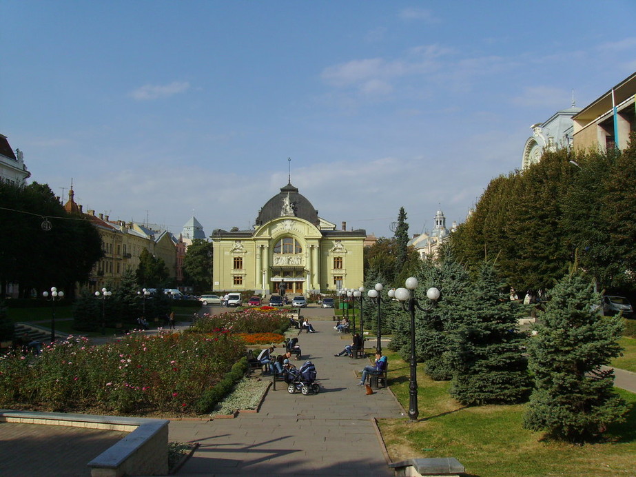  Театральная площадь