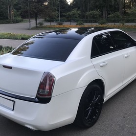 CHRYSLER 300C NEW - авто на весілля у Києві - портфоліо 3