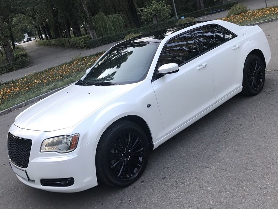 CHRYSLER 300C NEW 