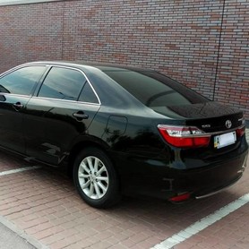 Toyota Camry 50 (чёрная) - авто на весілля у Києві - портфоліо 2