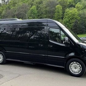 008 Мікроавтобус Mercedes-Benz Sprinter VIP чорний - авто на весілля у Києві - портфоліо 2