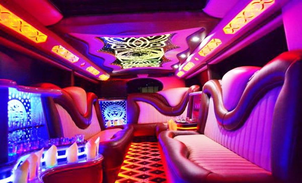 025 Лімузин Hummer H2 на весілля 