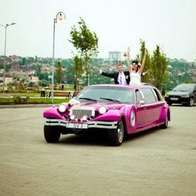 035 Лімузин ретро Excalibur рожевий - авто на весілля у Києві - портфоліо 3