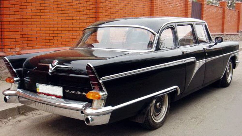 206 Ретро автомобіль Chayka GAZ-13 чорна 