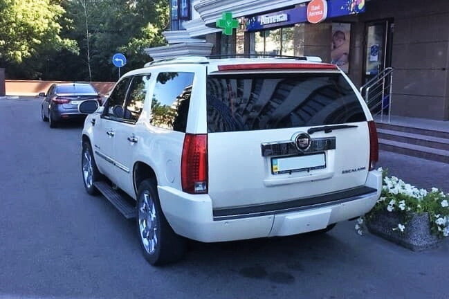 232 Позашляховик Cadillac Escalade білий 