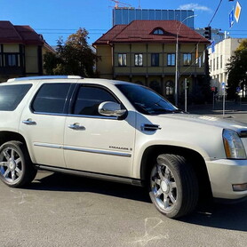 232 Позашляховик Cadillac Escalade білий - авто на весілля у Києві - портфоліо 2