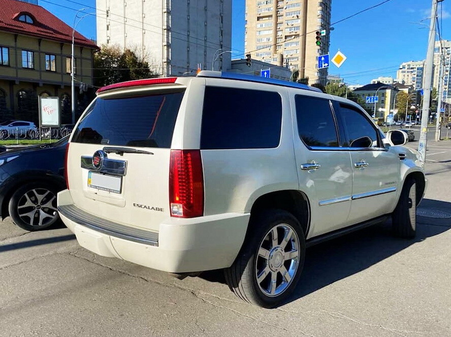 232 Позашляховик Cadillac Escalade білий 