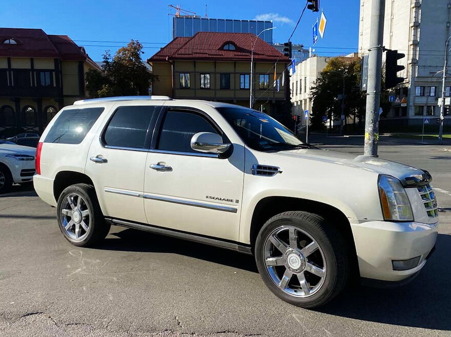 232 Позашляховик Cadillac Escalade білий 