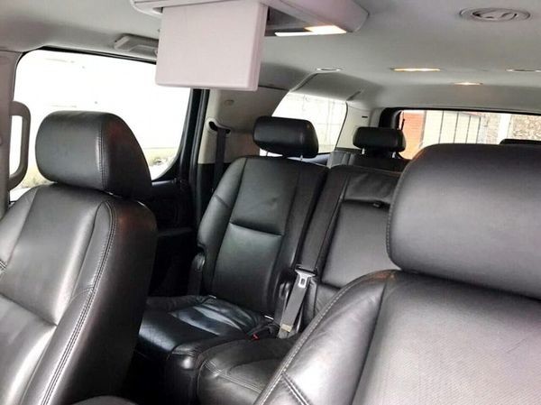 246 Позашляховик Cadillac Escalade чорний 