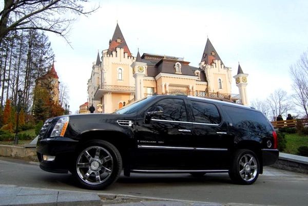 246 Позашляховик Cadillac Escalade чорний 