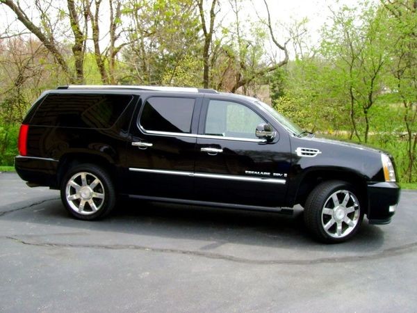 246 Позашляховик Cadillac Escalade чорний 