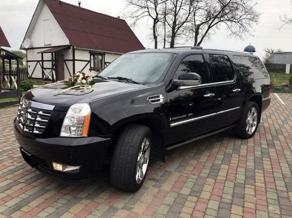 246 Позашляховик Cadillac Escalade чорний 
