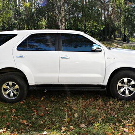 266 Позашляховик Toyota Fortuner - авто на весілля у Києві - портфоліо 3