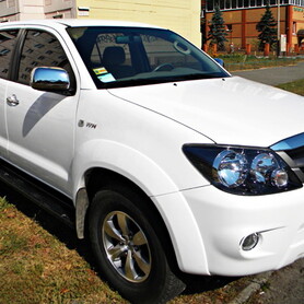 266 Позашляховик Toyota Fortuner - авто на весілля у Києві - портфоліо 2