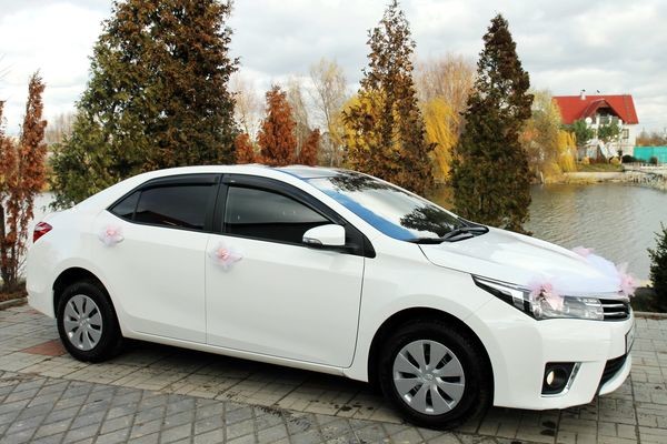 170 Toyota Corolla біла оренда на весілля 