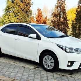 170 Toyota Corolla біла оренда на весілля - авто на весілля у Києві - портфоліо 1
