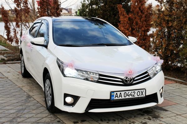 170 Toyota Corolla біла оренда на весілля 