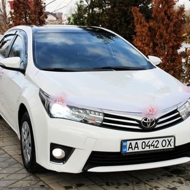 170 Toyota Corolla біла оренда на весілля - авто на весілля у Києві - портфоліо 3