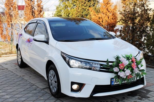 170 Toyota Corolla біла оренда на весілля 