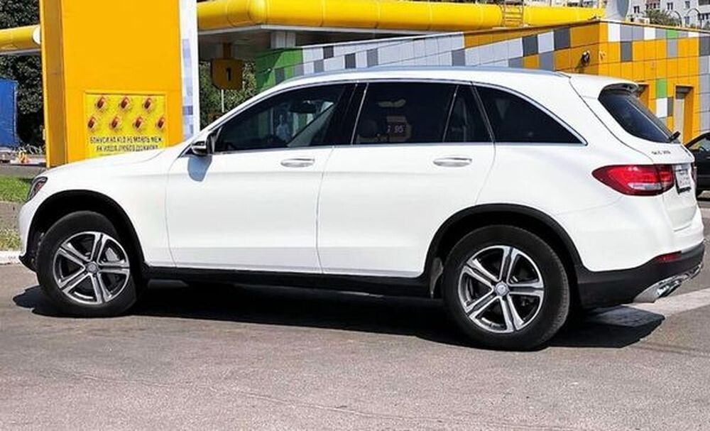 087 Mercedes GLC 300 білий джип на весілля 