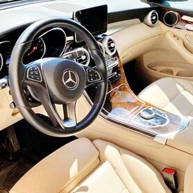087 Mercedes GLC 300 білий джип на весілля - авто на весілля у Києві - портфоліо 5
