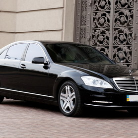 092 Mercedes-Benz W221 S500L black - авто на весілля у Києві - портфоліо 1