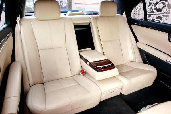 092 Mercedes-Benz W221 S500L black 