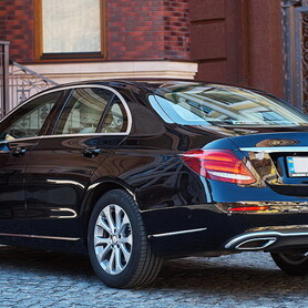 102 Mercedes-Benz W213 E класу оренда Киев - авто на весілля у Києві - портфоліо 4