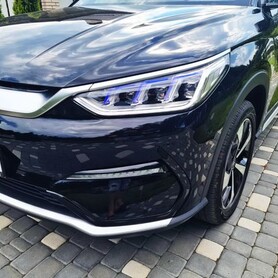 126 Позашляховик електро BYD ID - авто на весілля у Києві - портфоліо 6