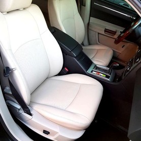 136 Chrysler 300C чорний оренда - авто на весілля у Києві - портфоліо 5
