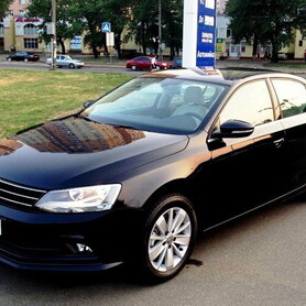 158 Volkswagen Jetta чорний - авто на весілля у Києві - портфоліо 2