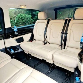 273 Мікроавтобус Mercedes-Benz V-class 2017 - авто на весілля у Києві - портфоліо 4