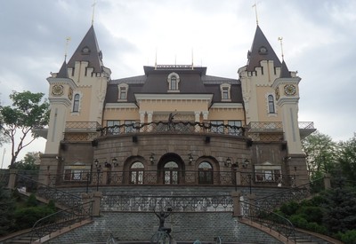 Кукольный театр в Крещатом (Купеческом)  парке - місце для фотосесій у Києві - портфоліо 6