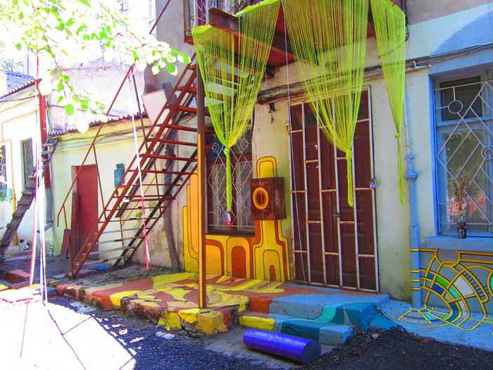 Двор-пэчворк