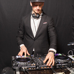 Андрей  DJ WOOFER - музиканти, dj у Києві - фото 1